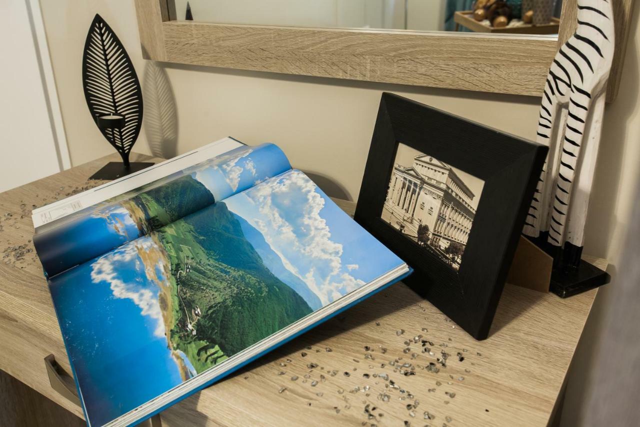 Safe, Central, Smart Double Rooms In Apartment, Next Metro Station Walk To Acropolis Athena Bagian luar foto